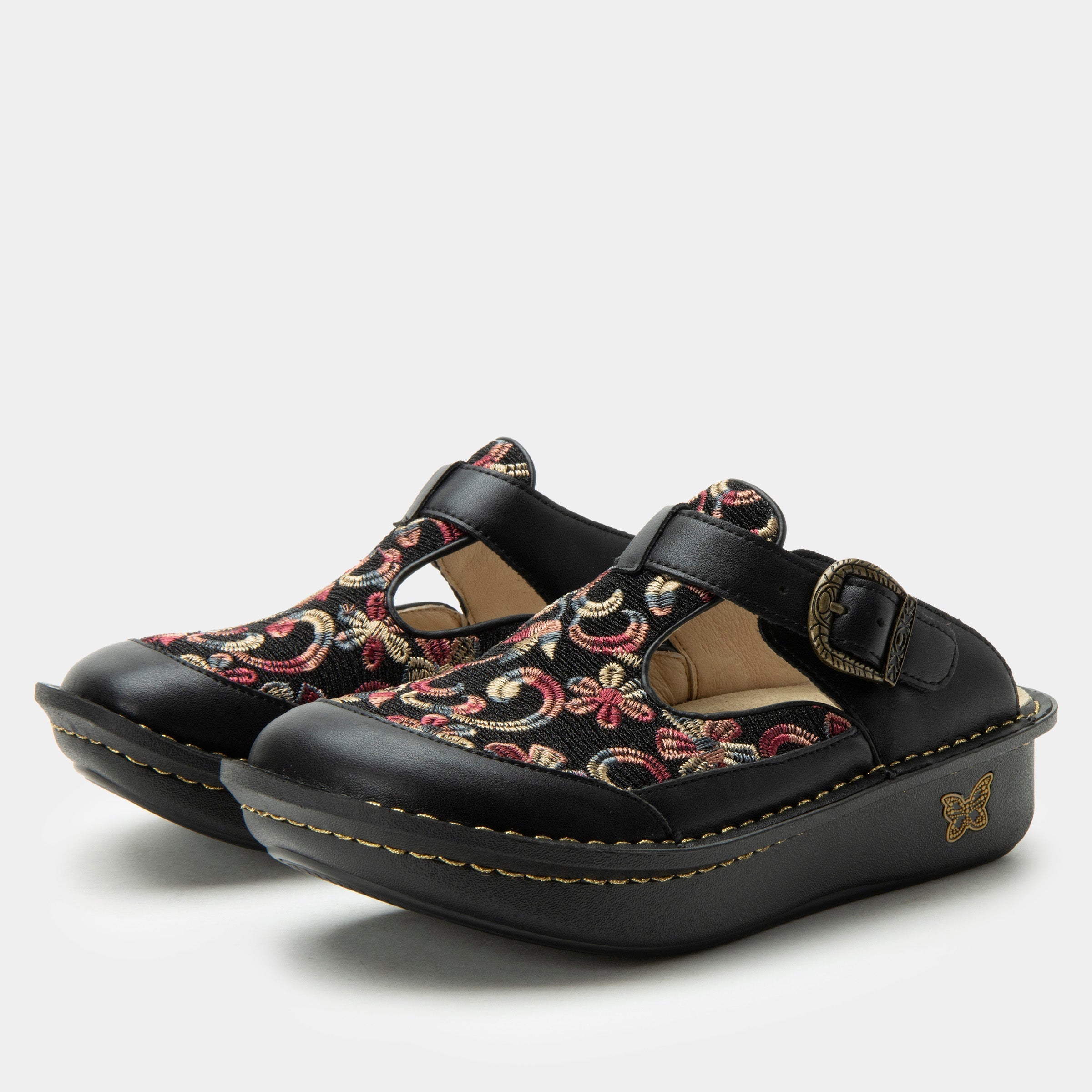 Classic Handicraft Shoe